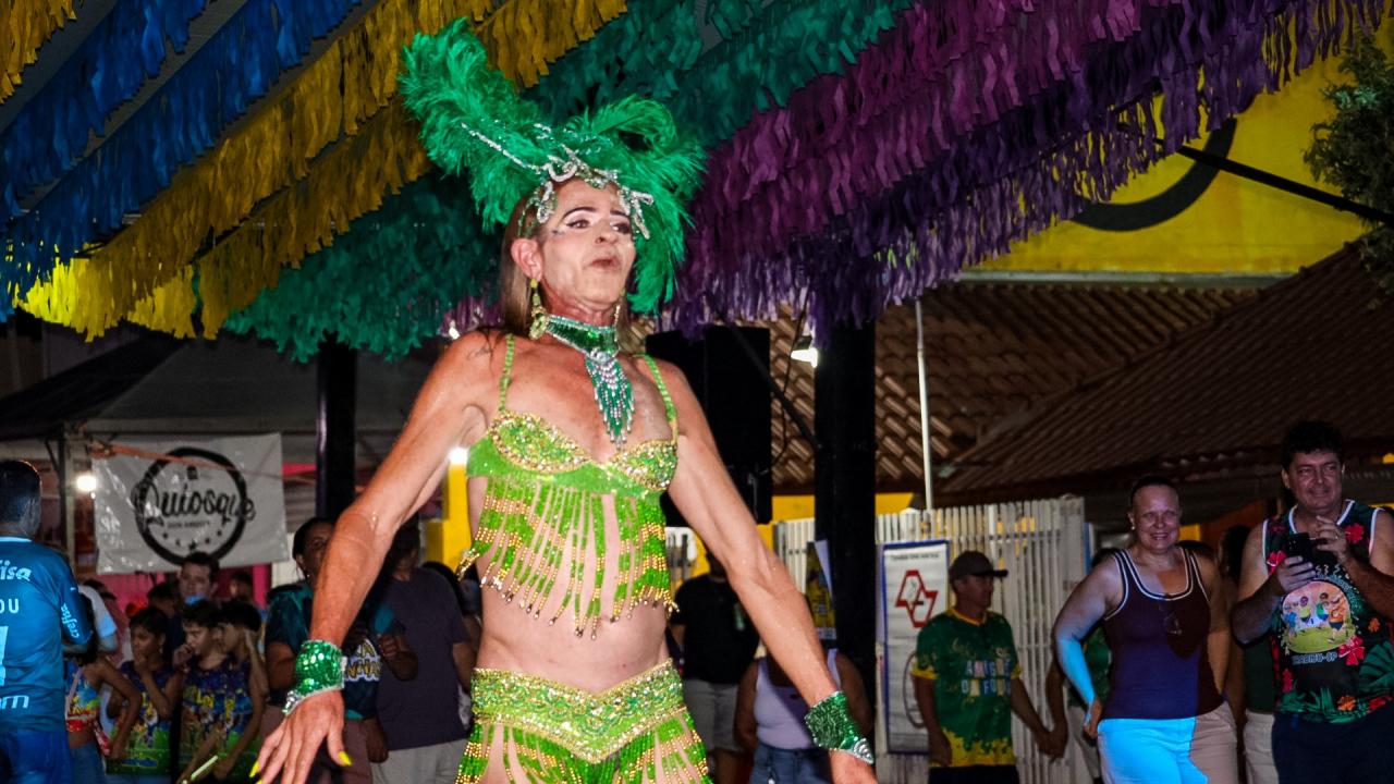 Foto 50 de 238 — Trabiju Folia 2026 arrasta multidão com Bloco Furacão, Santa Maria e DJ Joantony; veja fotos